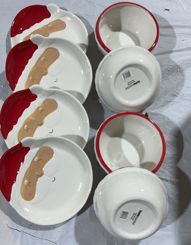Home Essentials Santa Face Ceramic Bowl and dish ,Set – 8 Piece Christmas set like new