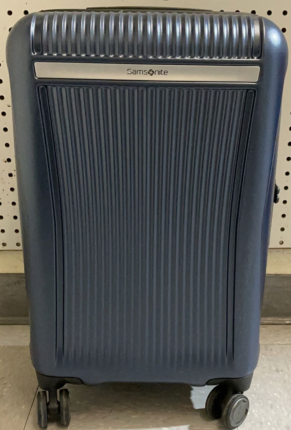 Samsonite Hardside Spinner Carry-On Luggage – Navy Blue – like new