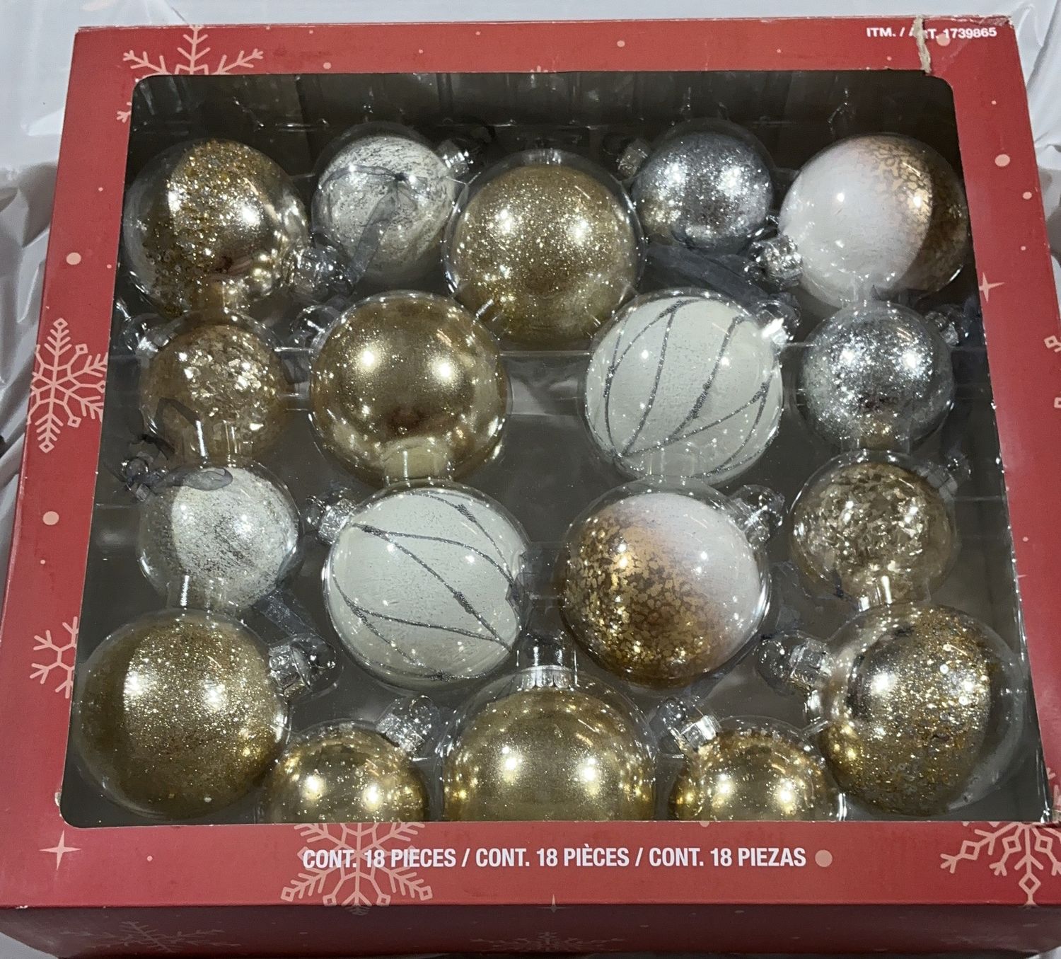 18-Piece Shatter-Resistant Christmas Ornament Set – Gold, Silver &amp; White like new
