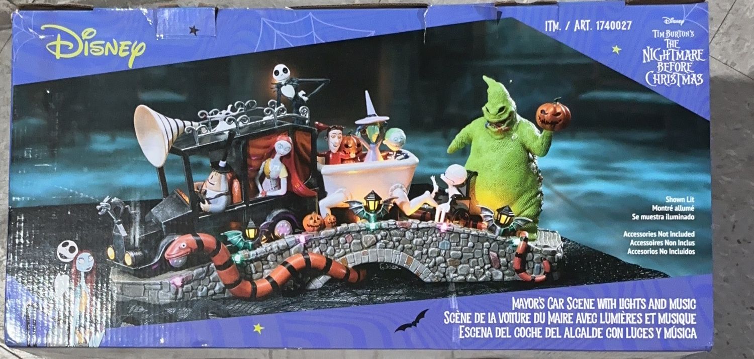 Disney Tim Burton’s The Nightmare Before Christmas Halloween Village Display –like new