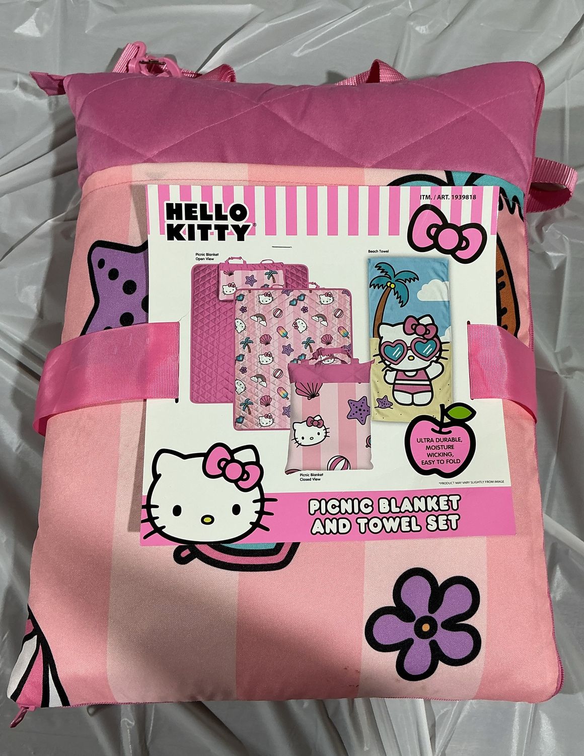 Hello Kitty Picnic Blanket – Ultra Durable &amp; Easy Fold (Missing Parts)