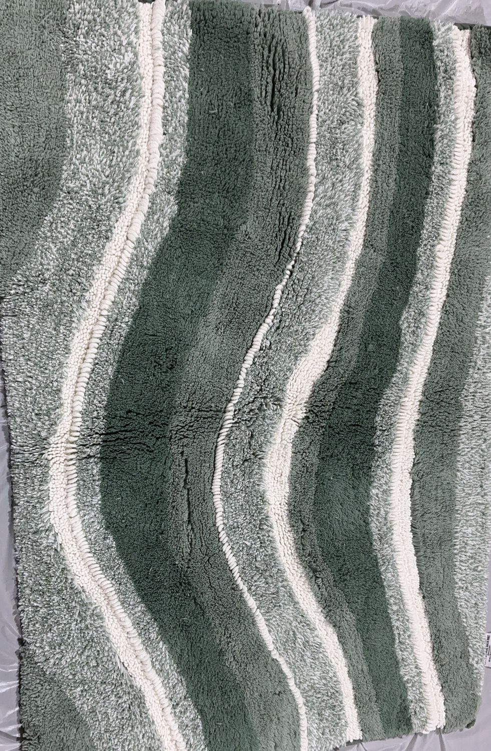 Plush Textured Bath Rug – Soft Absorbent Bathroom Mat – Green &amp; Ivory Wave Design - New