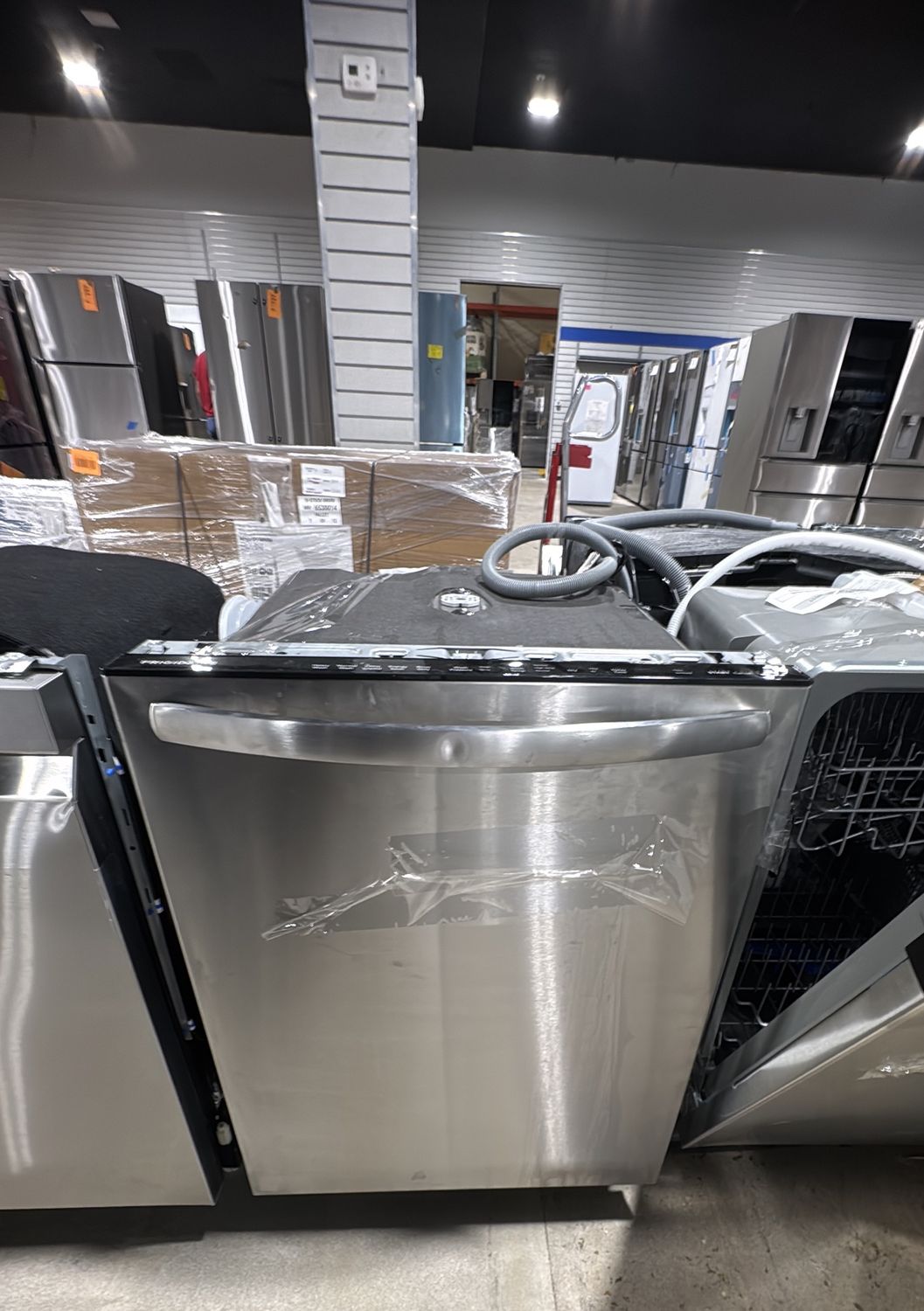 Frigidaire FDSS4501AS 24” Built-In Dishwasher – Stainless Steel – ENERGY STAR – NSF Certified – Heated Dry – Quiet Performance