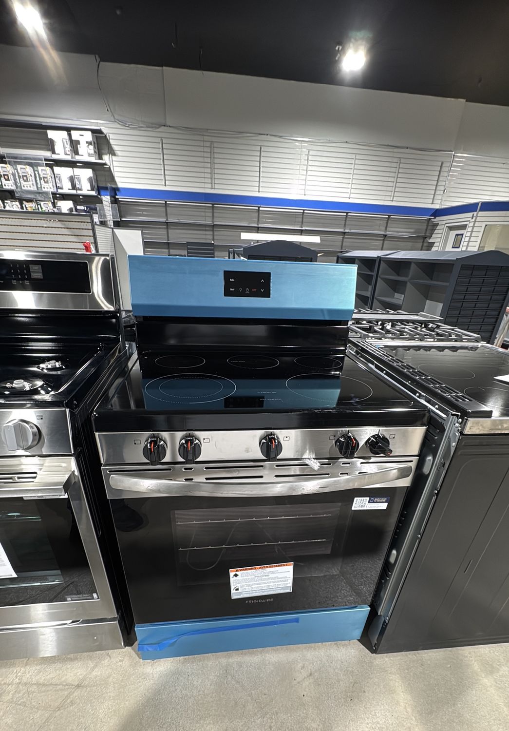 Frigidaire 30” Electric Range – Smooth Glass Top – Stainless Steel – Brand New 