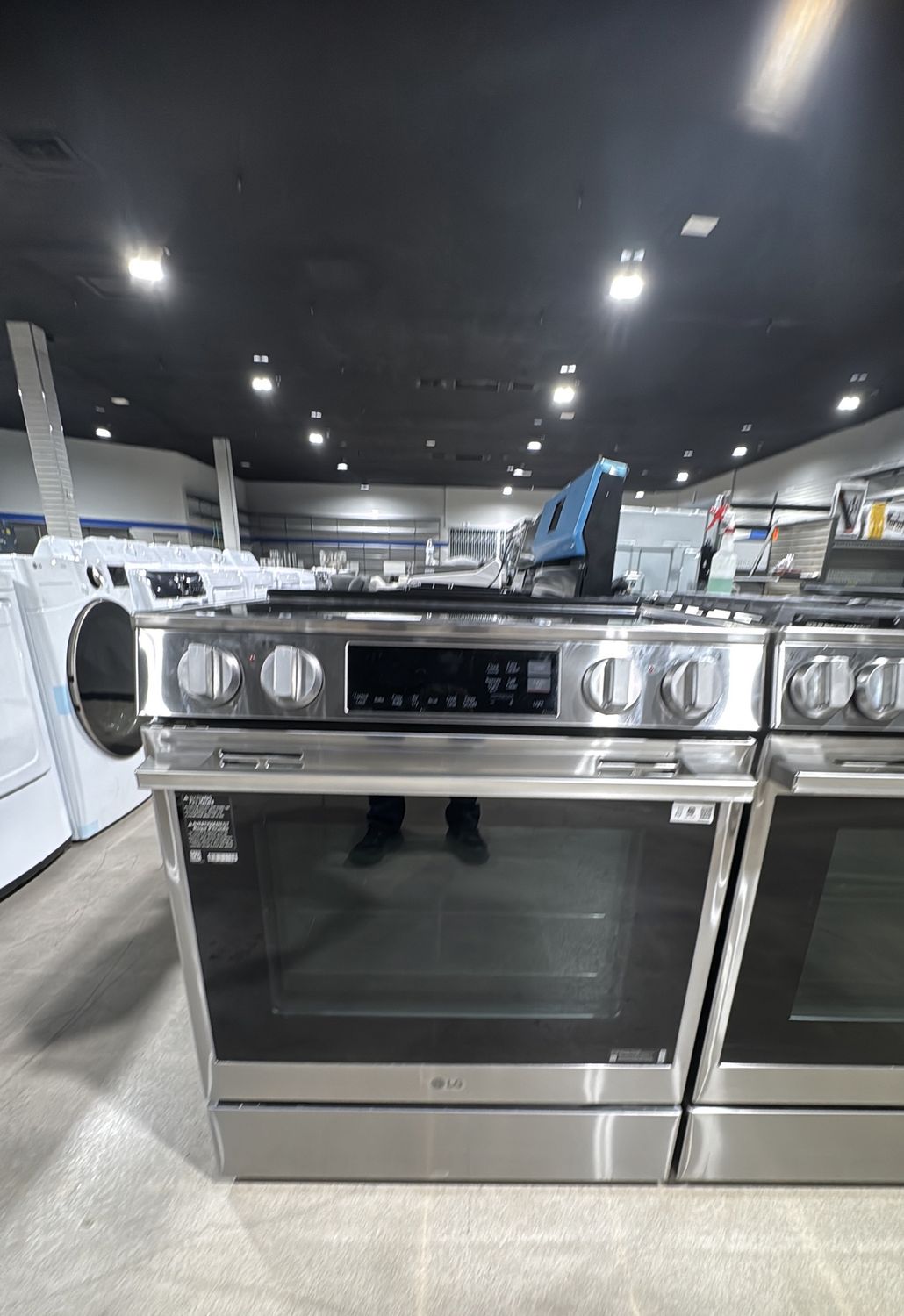 LG 30” Slide-In Electric Range – Air Fry – Convection – Stainless Steel – like New