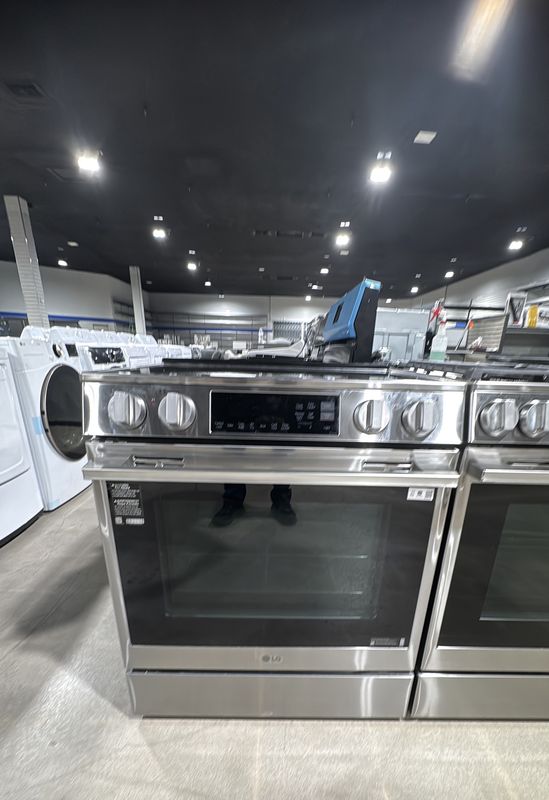 LG 30” Slide-In Electric Range – Air Fry – Convection – Stainless Steel – like New