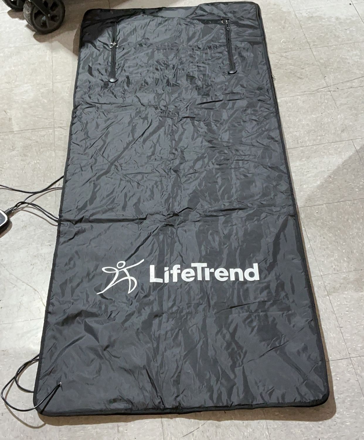 LifeTrend Infrared Sauna Blanket with Red Light Therapy – Full Body Detox Wrap System-like new