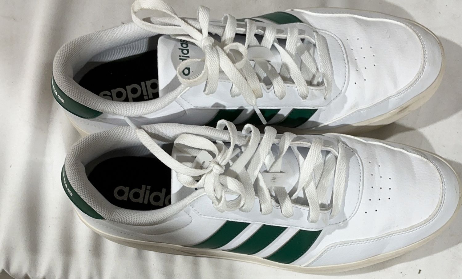 Adidas Men’s Classic Court Sneakers – White/Green size 11 -open box