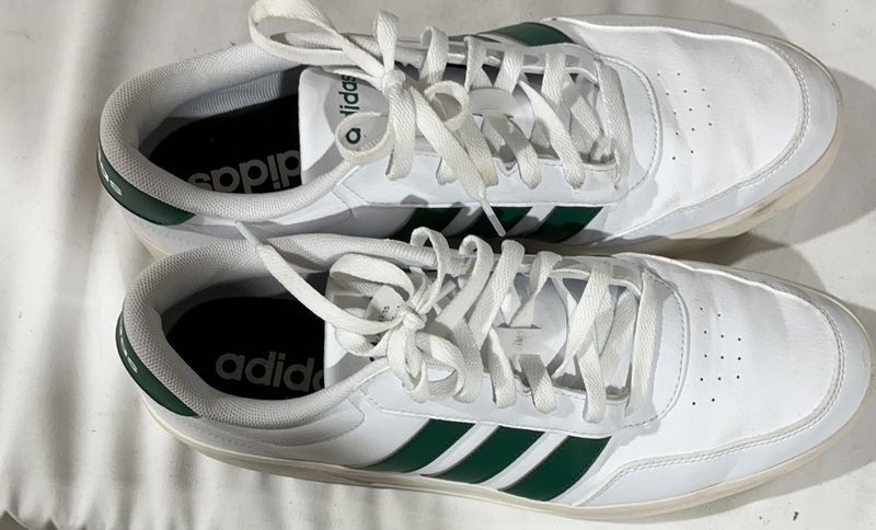 Adidas Men’s Classic Court Sneakers – White/Green size 11 -open box