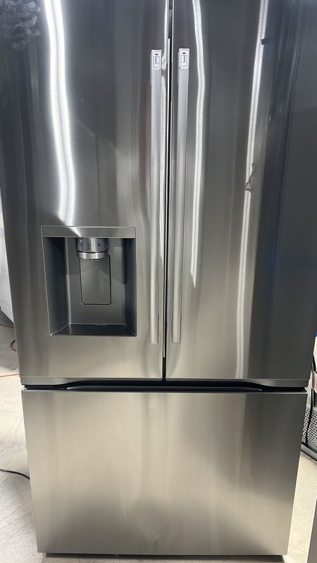 LG 23.7 Cu. Ft. Counter-Depth MAX™ Zero Clearance™ 3-Door French Door Refrigerator (Model LF24Z6530S)