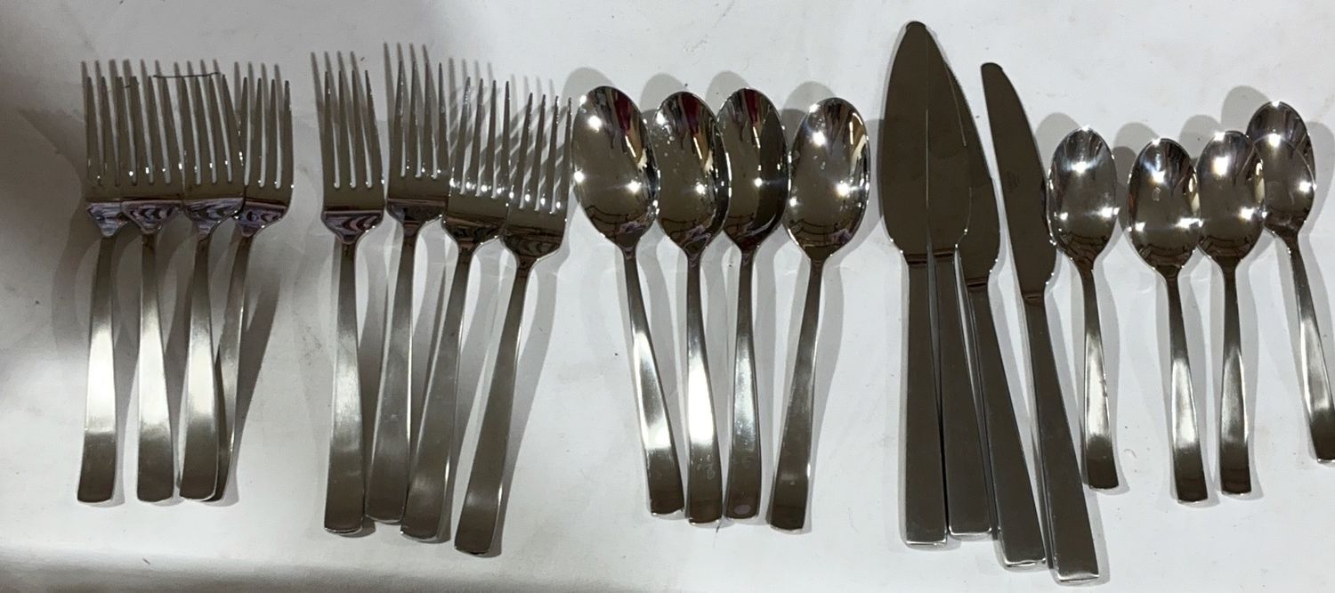 Stainless Steel Flatware Set – Service for 4 (20-Piece Set)Open Box