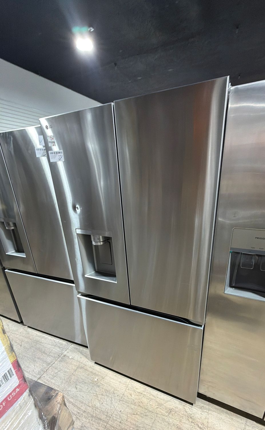 LG 26 cu. ft. Smart Counter-Depth MAX French Door Refrigerator with Four Types of Ice Item 1715553 | Model LRYXC2606S.
