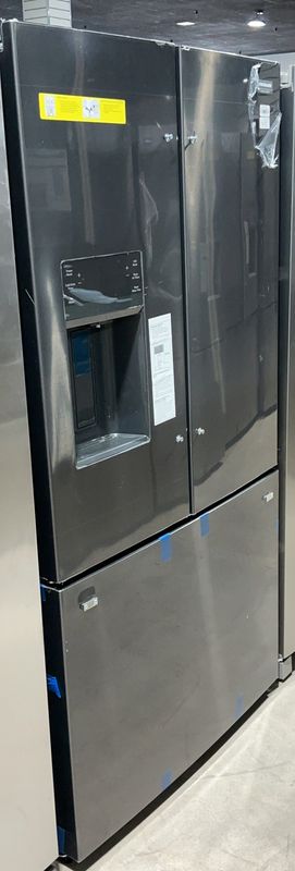 Frigidaire Gallery 27.8 Cu Ft French Door Refrigerator – Water &amp; Ice Dispenser, Smudge-Proof Finish