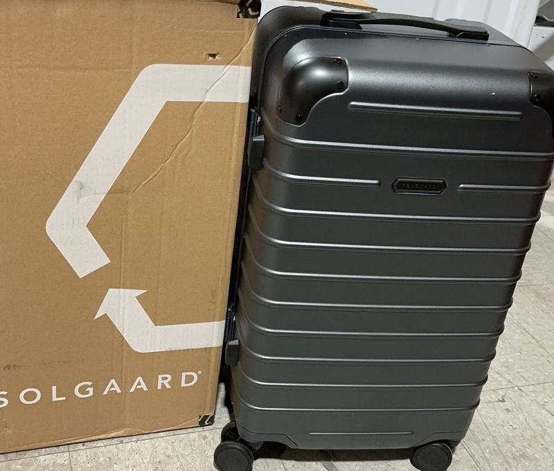 SOLGAARD 24" CHECK-IN | Premium Travel Luggage Collection | Limited Stock | Home Deals | 1897069 like new
