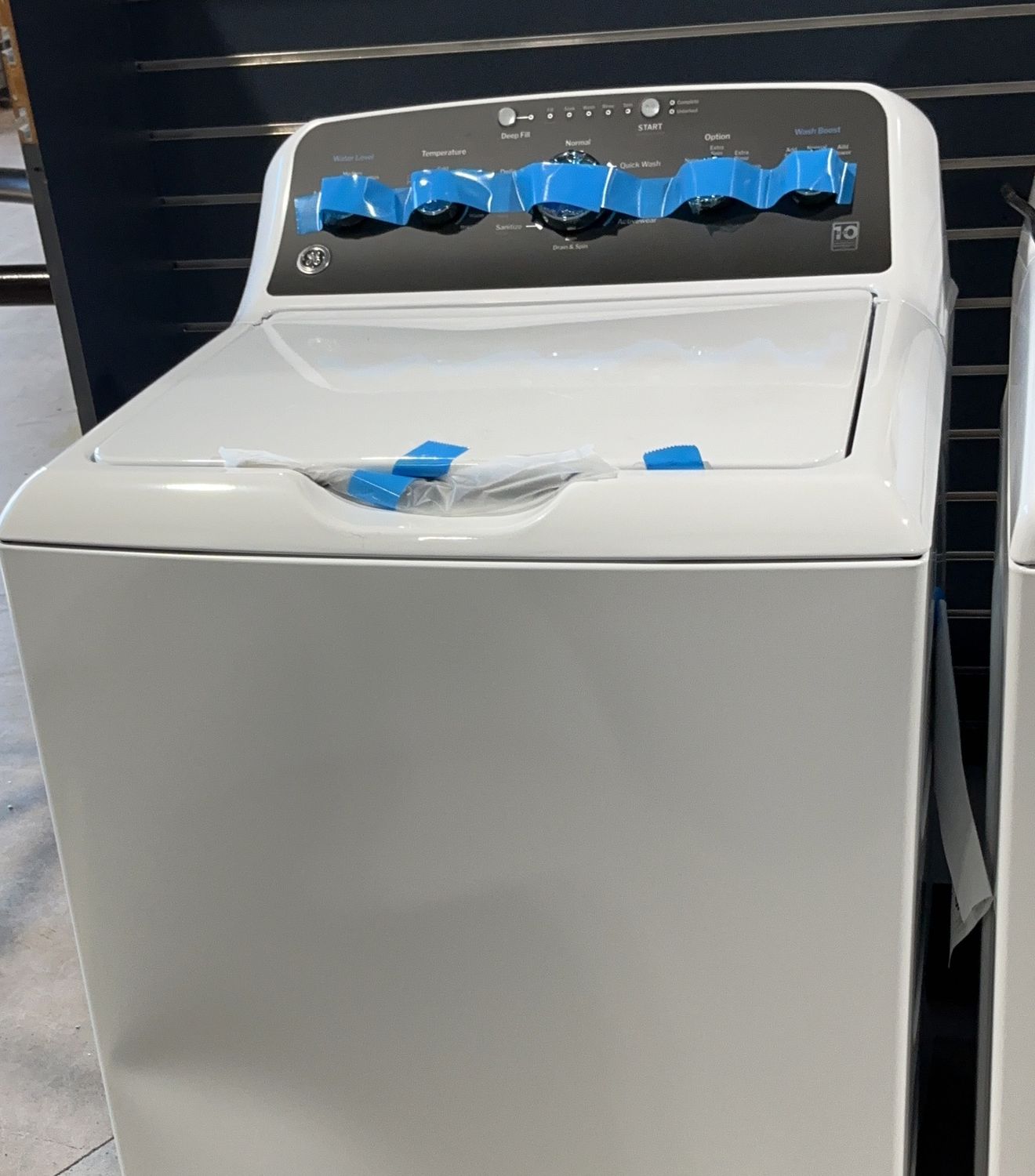 GE 4.5 cu. ft. Capacity Washer with Stainless Steel Basket, Cold Plus and Wash Boost