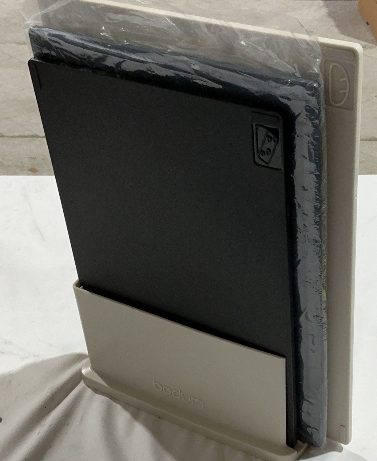 Bodum 3-Piece Cutting Board Set with Storage Stand – Open Box