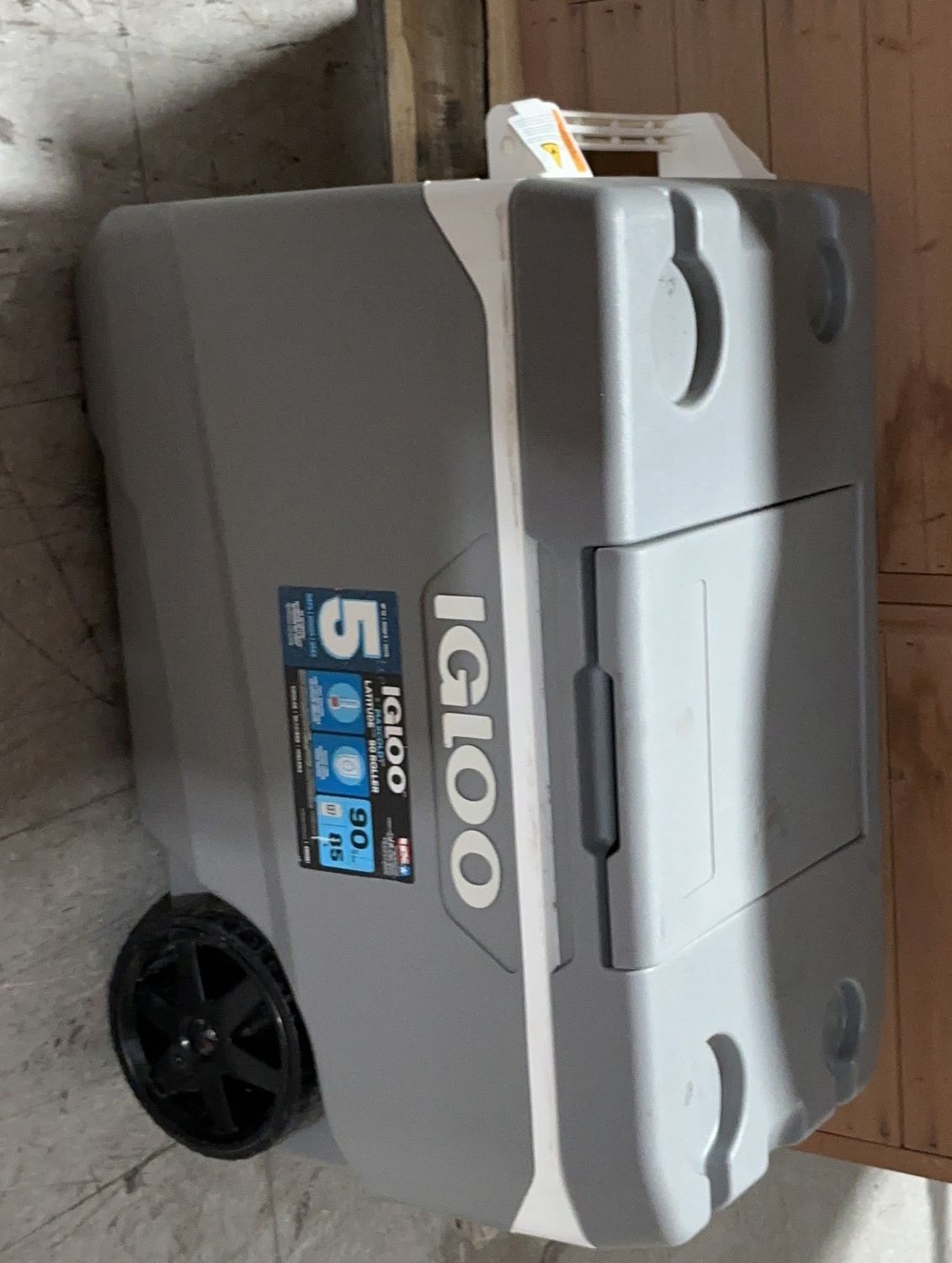 IGLOO 90QT MAXCOLD COOLER – Quality Home Furniture &amp; Décor – Durable Construction – Modern Styling – TOL-6550268-Used