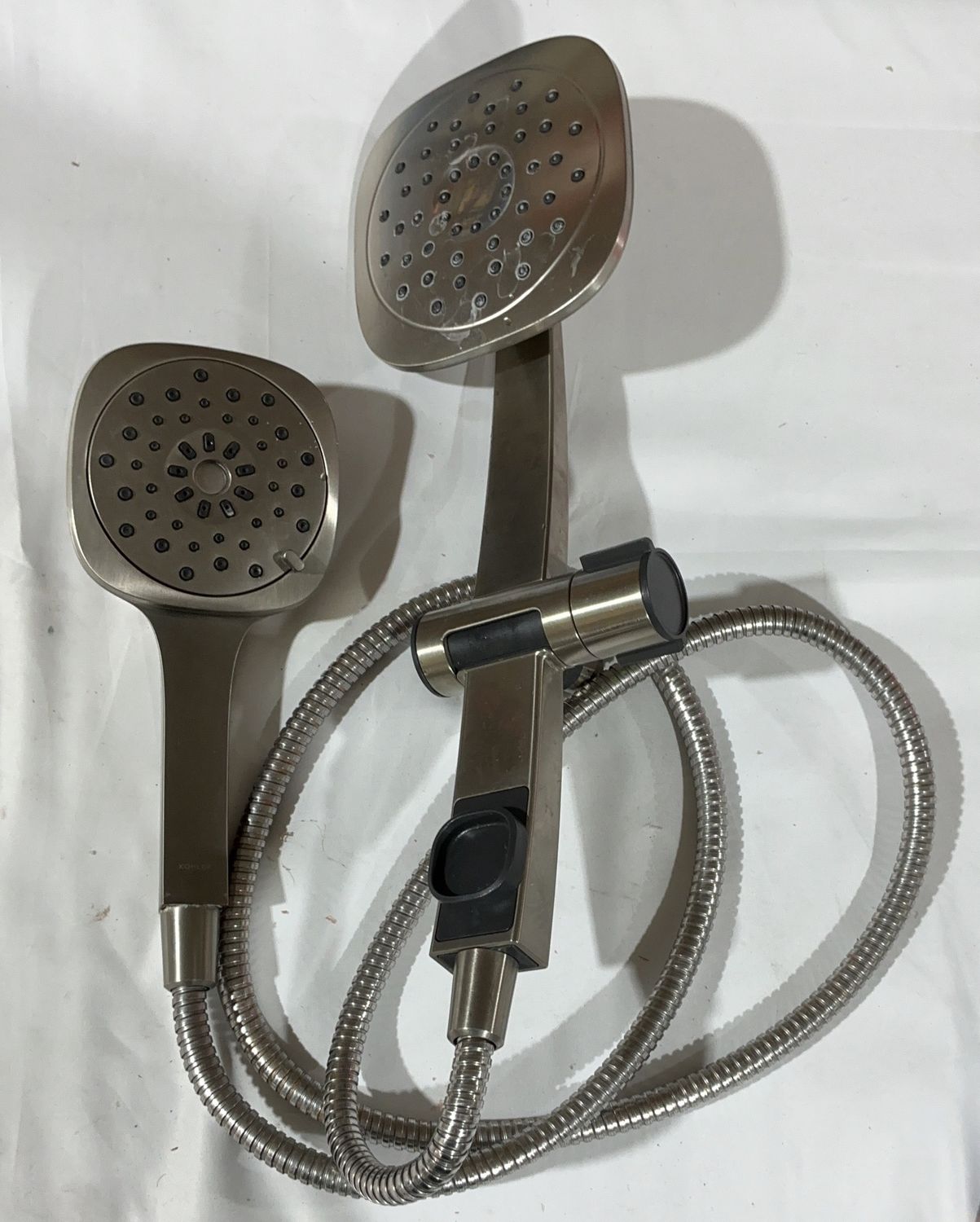 KOHLER ADJUSTE SHOWERHEAD  Costco Item 1525228-USED