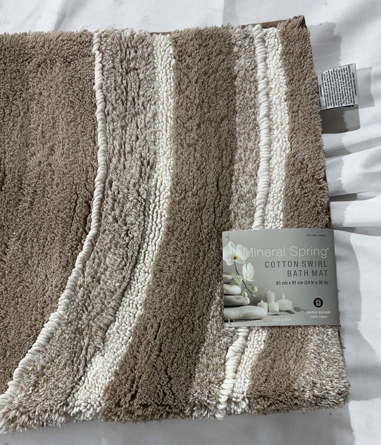 SWIRL BATH MAT 24X36  Costco Item 1796303-OPEN BOX