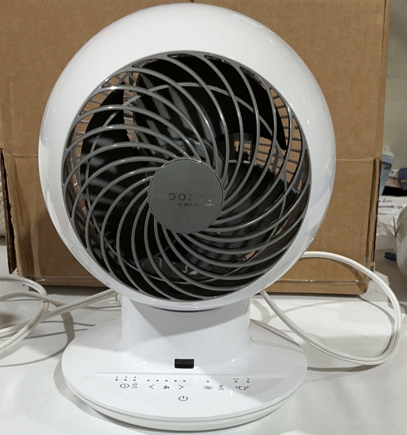 WOOZOO OSCILLATING GLOBE  Costco Item 2354207-USED