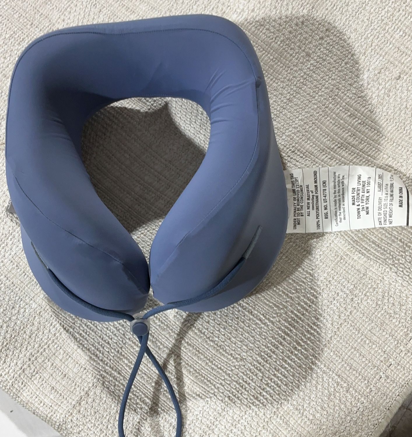 AIRIA LIVING TRVL PILLOW  Costco Item 1796309-OPEN BOX