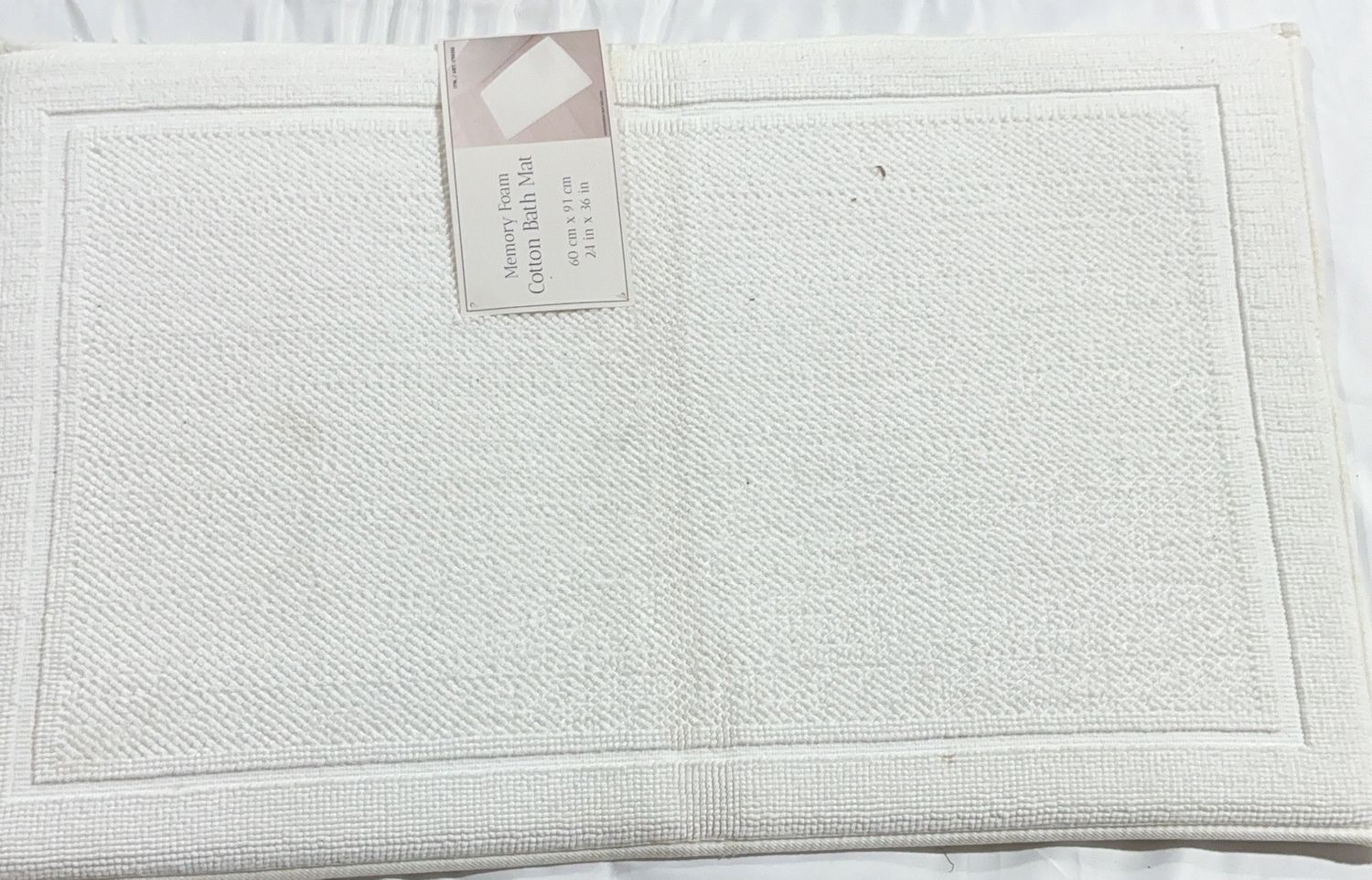 BEADED MEM FOAM BATH MAT  Costco Item 1796268-OPEN BOX