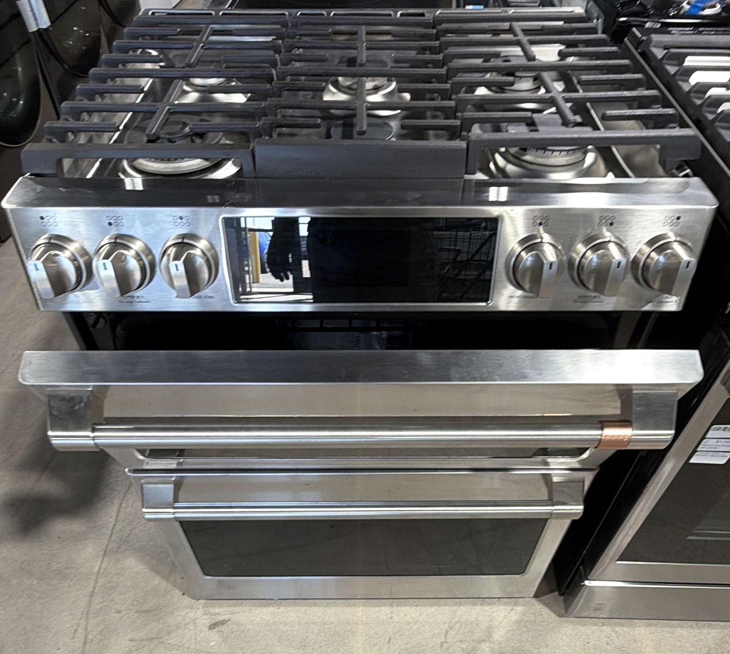 GE GE CGS750P2MS1 RANGE – Item 1324128 – Lot 655-7411-2