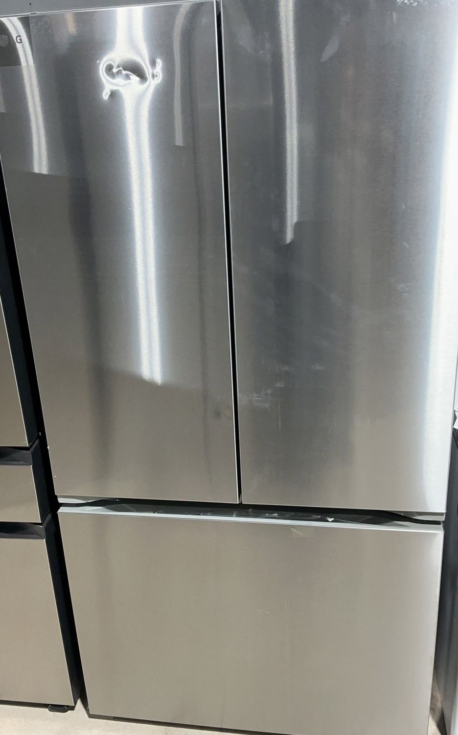 LG LG LRFLC2716S 27 CU REF – Item 1817348 – Lot 655-7411-1