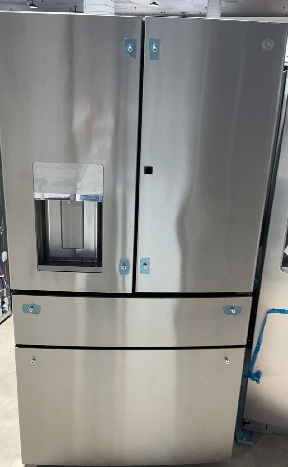 GE GE @ PVD28BYNFS FRIDGE – Item 1376967 – Lot 655-7411-27