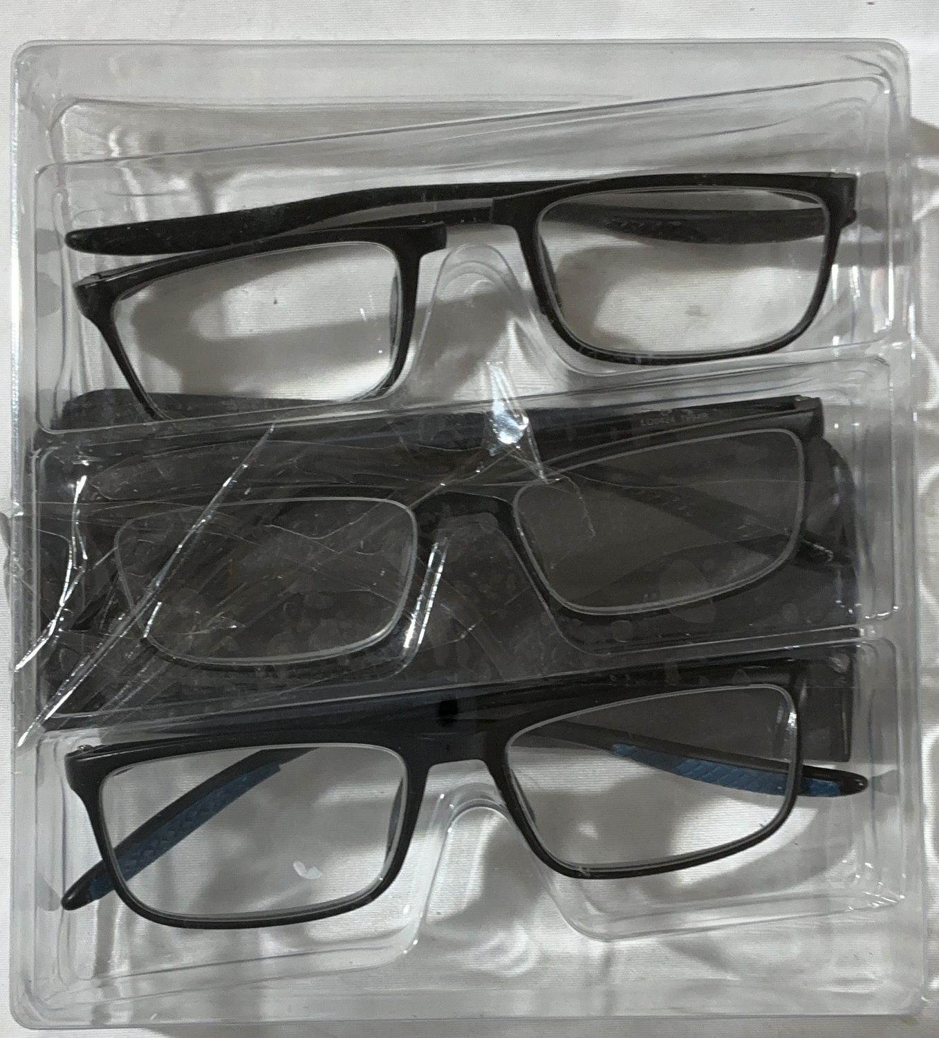 815 CLASSIC SQUARE 3PK – Media Personal Care Product – Item 1908274-USED