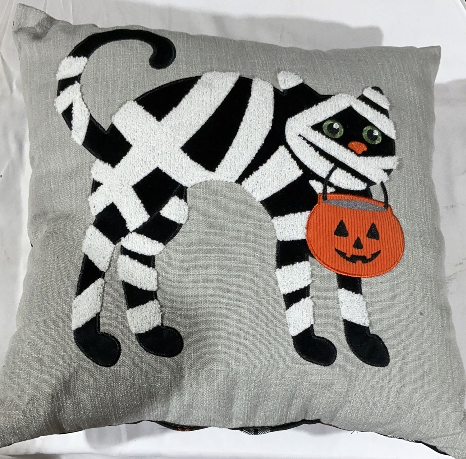 HARVEST HALLOWEEN PILLOW – Pillows Personal Care Product – Item 1934463-OPEN BOX