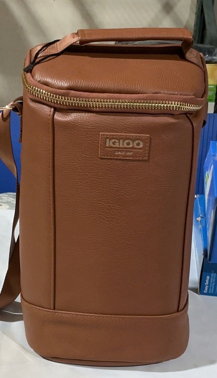 Igloo Beverage Tote  – Mixed Sports And Outdoors Household Product | Item #1907954-OPEN BOX