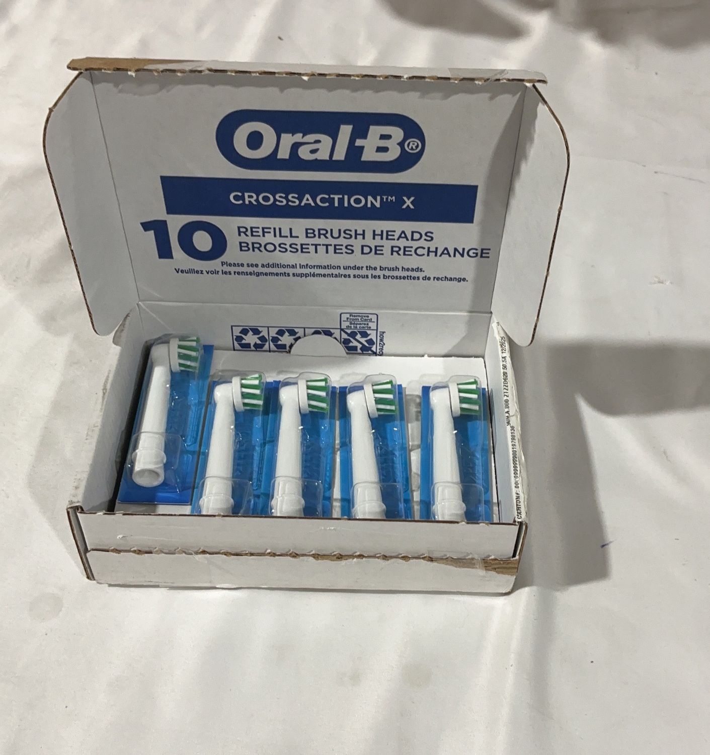 Oral-B Cross Bh - White  – Oral Care Household Product | Item #3392701