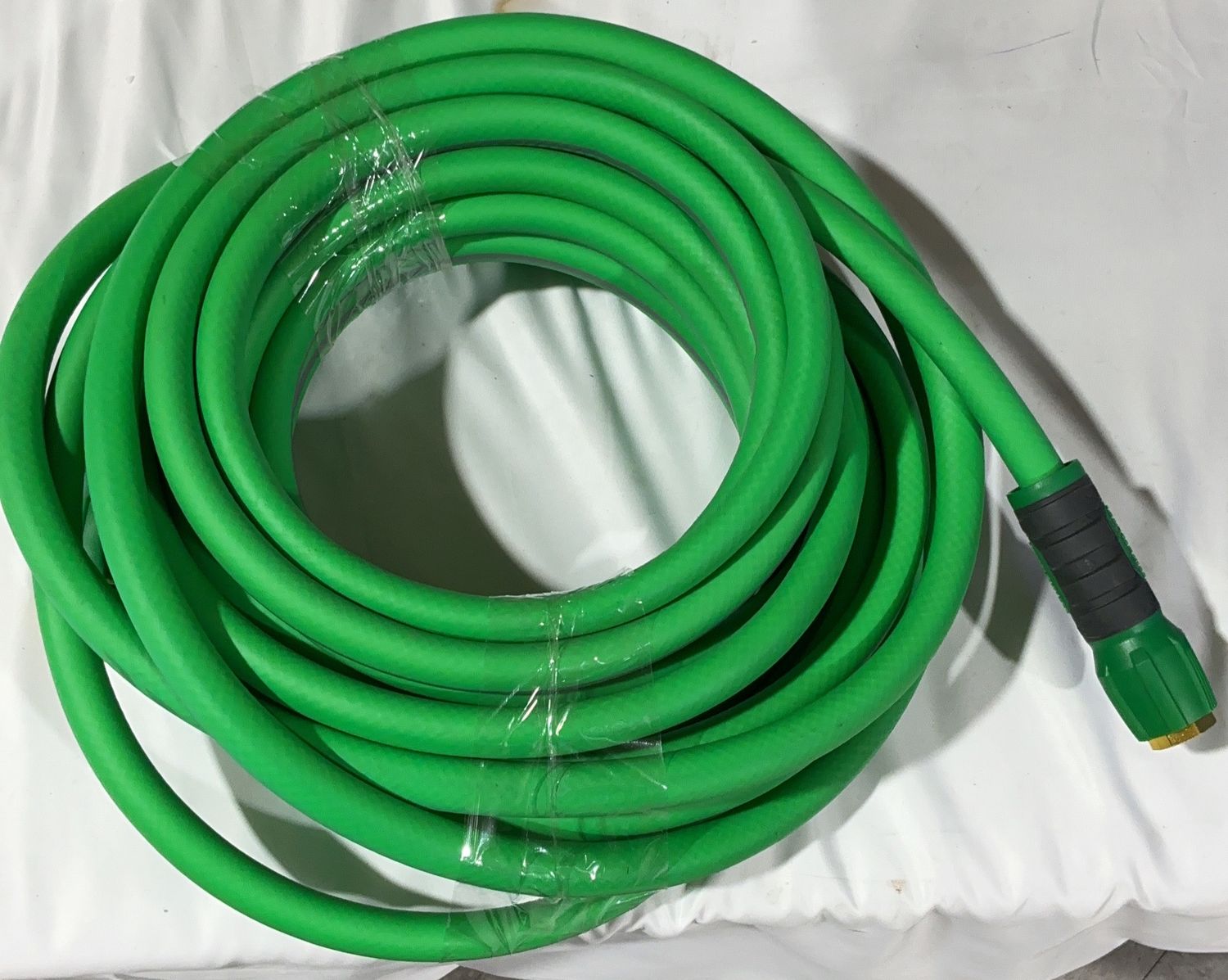 Featherlite Ultra Flex  – Outdoor Living And Garden Outdoor / Garden Product | Item #1386831-OPEN BOX