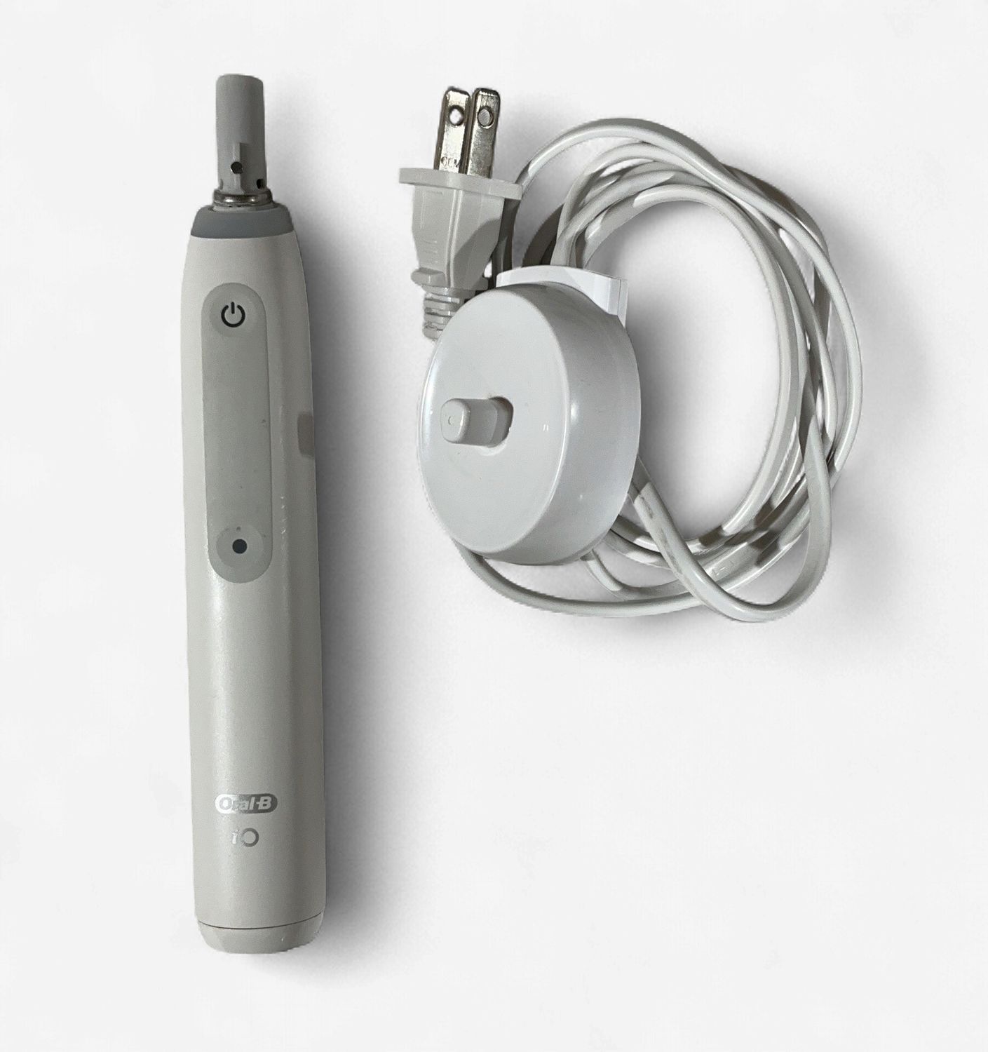 Oral-B Io3  – Oral Care Personal Care Product | Item #2804085-USED