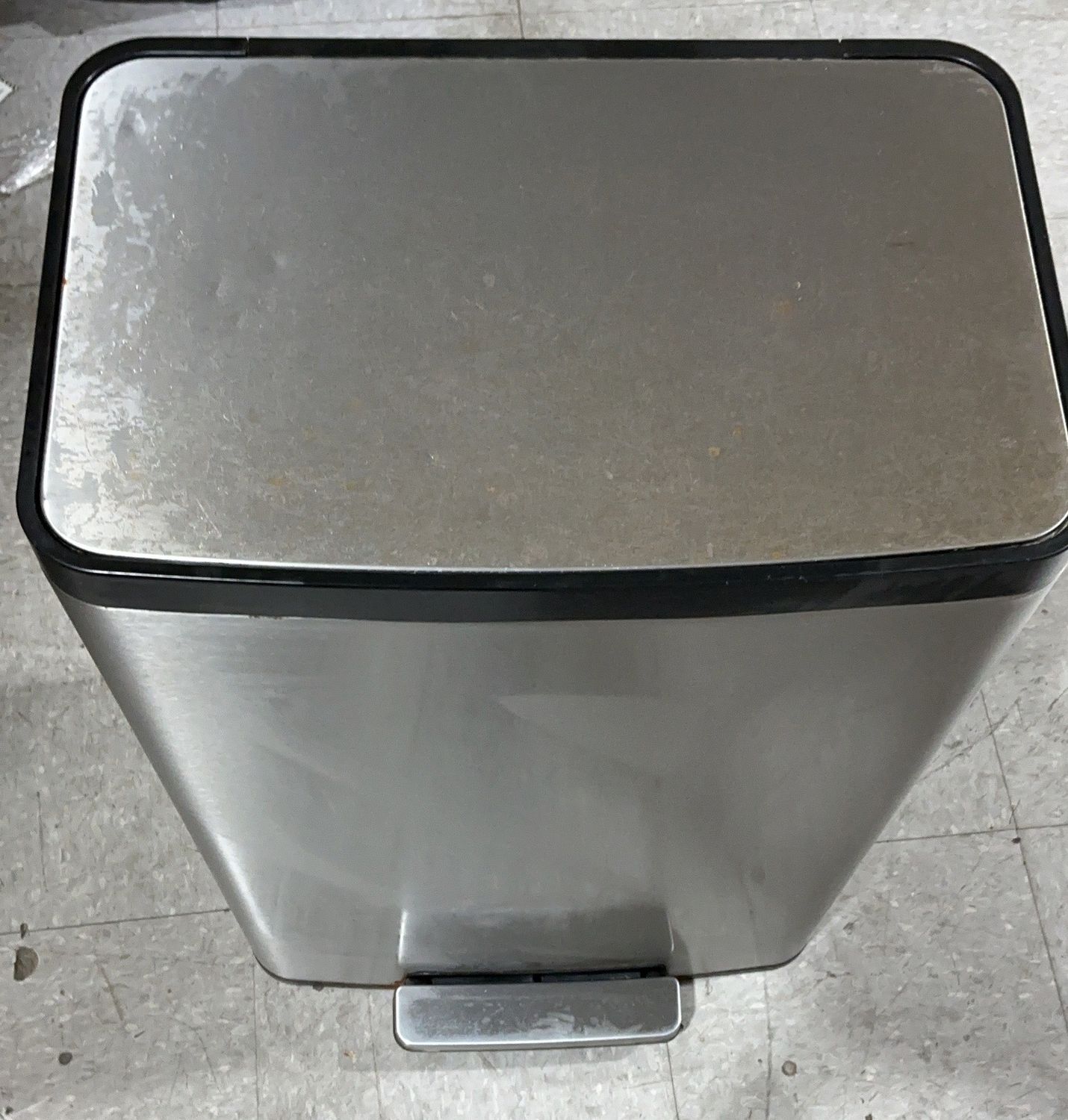 47L S/S Trash W/ S/S Lid  – Kitchen And Dining Furniture | Item 1193777 6554778 USED