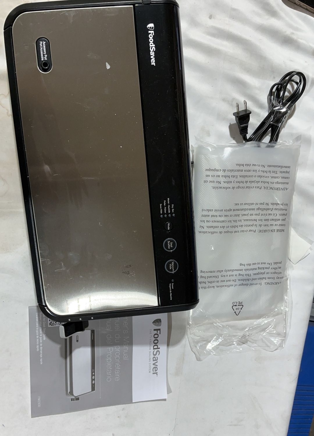 Premium FOODSAVER VACUUM SEALER – Durable, Modern Design, High-Quality Construction | Model Standard Model | Item #3248298 | 65 OPEN BOX