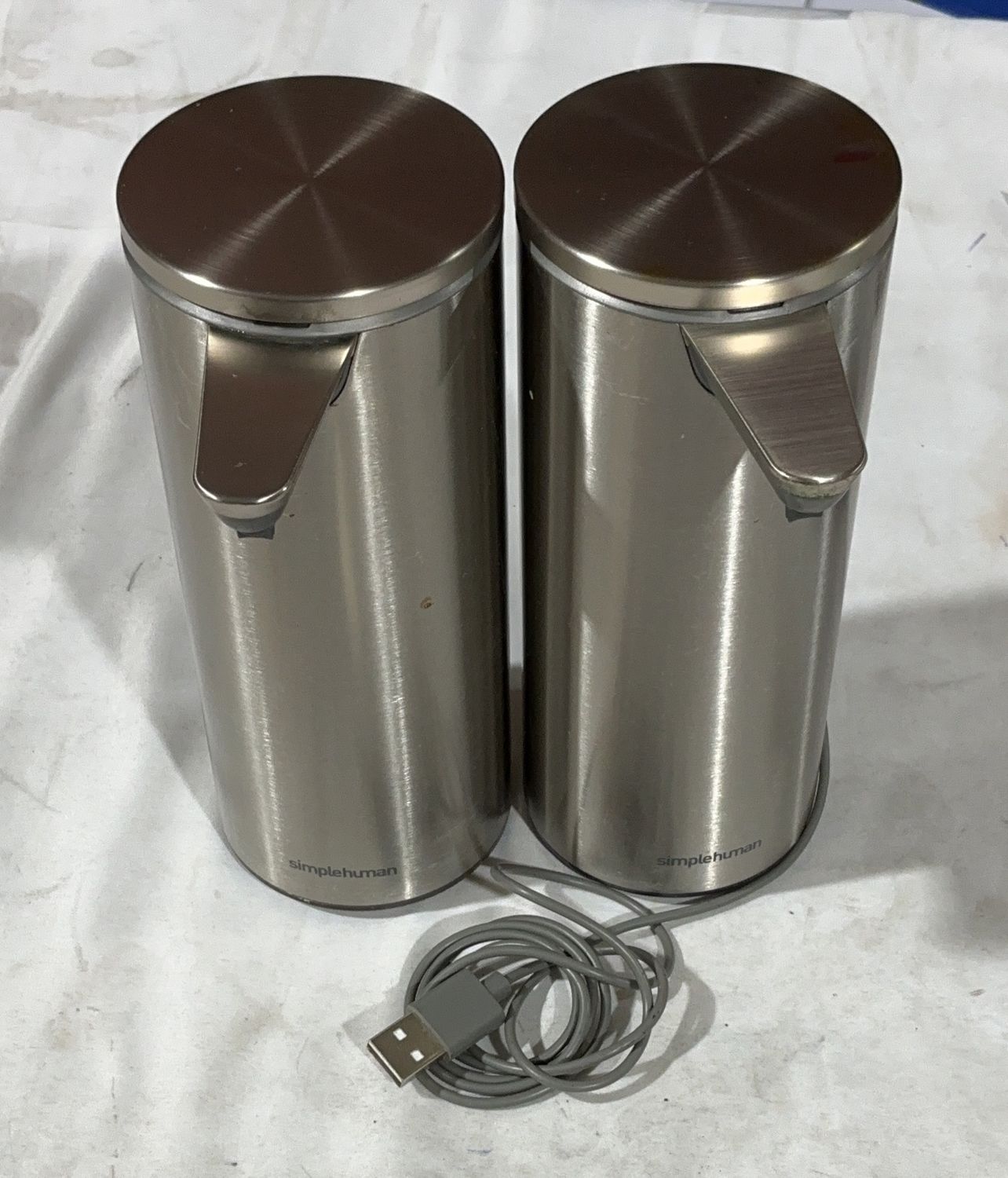 Premium SIMPLEHUMAN SOAP – Durable, Modern Design, High-Quality Construction | Model Standard Model | Item #1446904 | 103-USED