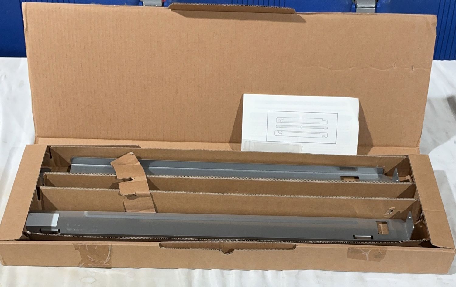 Premium LG KSTK4 27" STACKING KIT – Durable, Modern Design, High-Quality Construction | Model Standard Model | Item #1715580 | 254-LIKE NEW