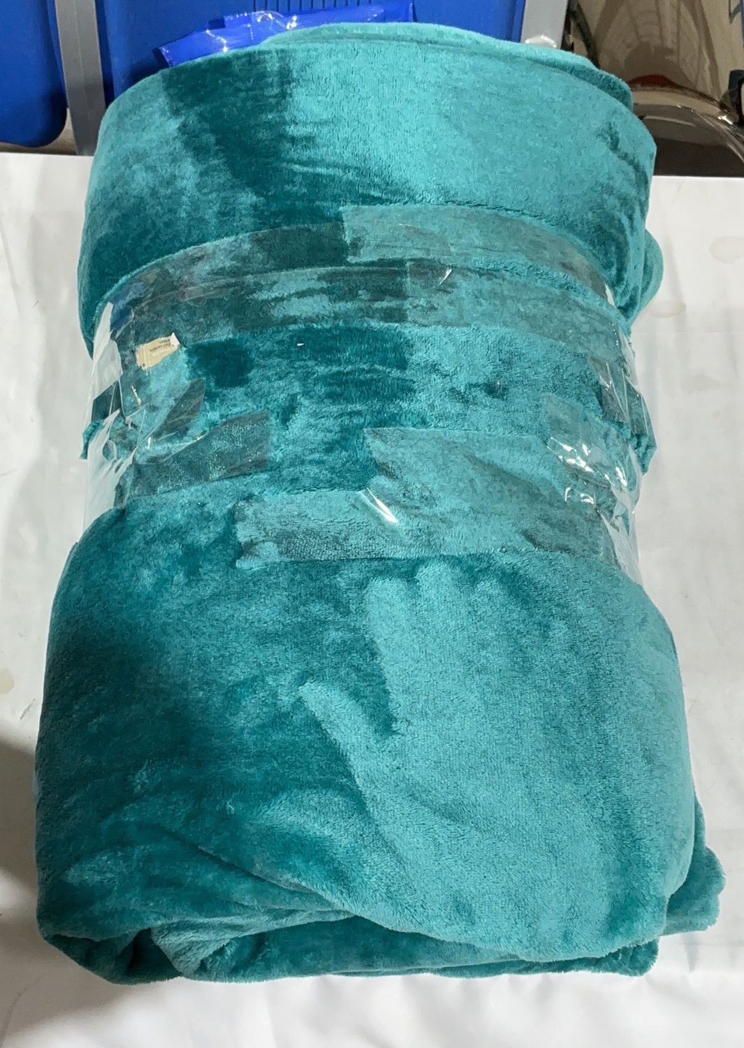 Premium LC FAMILY BLANKET – Durable, Modern Design, High-Quality Construction | Model Standard Model | Item #1630405 | 291-OPEN BOX