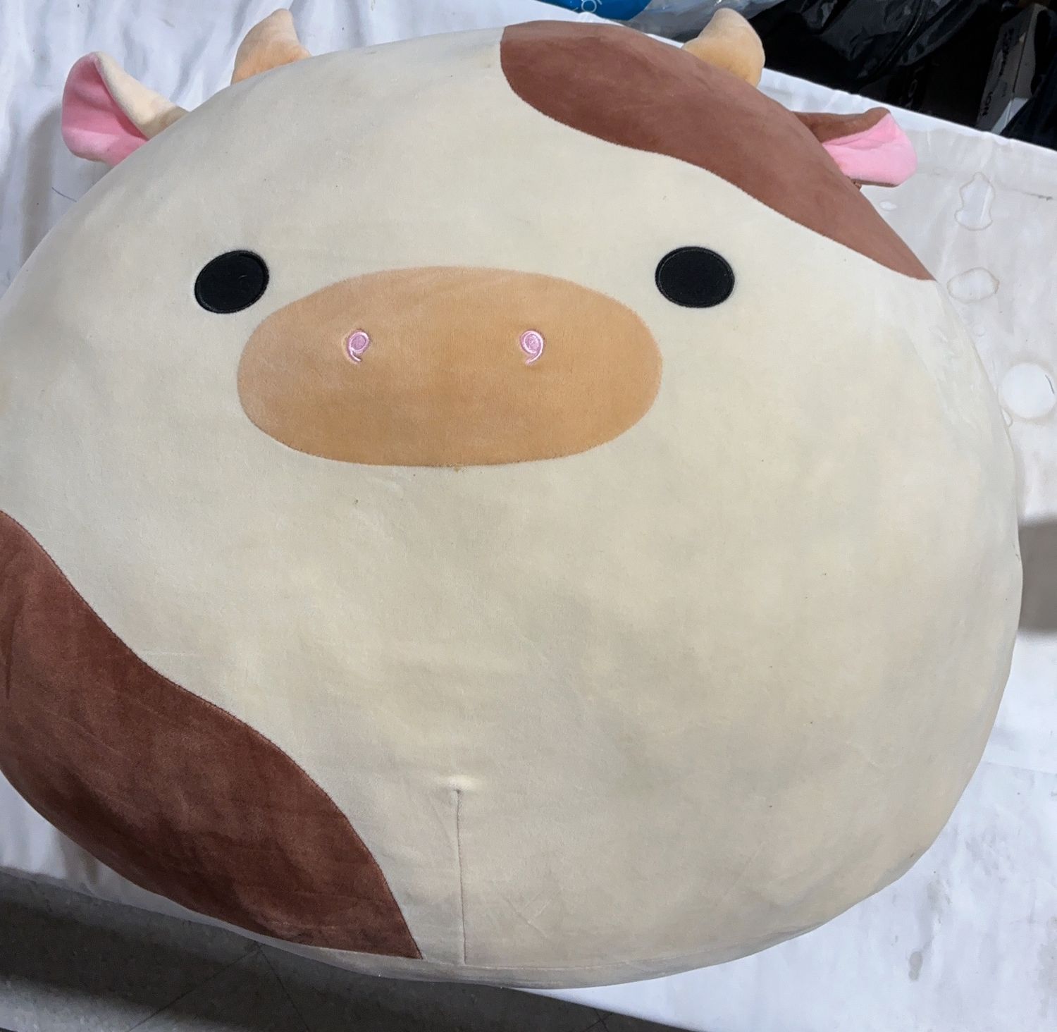 Premium SQUISHMALLOWS 24" JUMBO – Durable, Modern Design, High-Quality Construction | Model Standard Model | Item #1425384 | 226-OPEN BOX