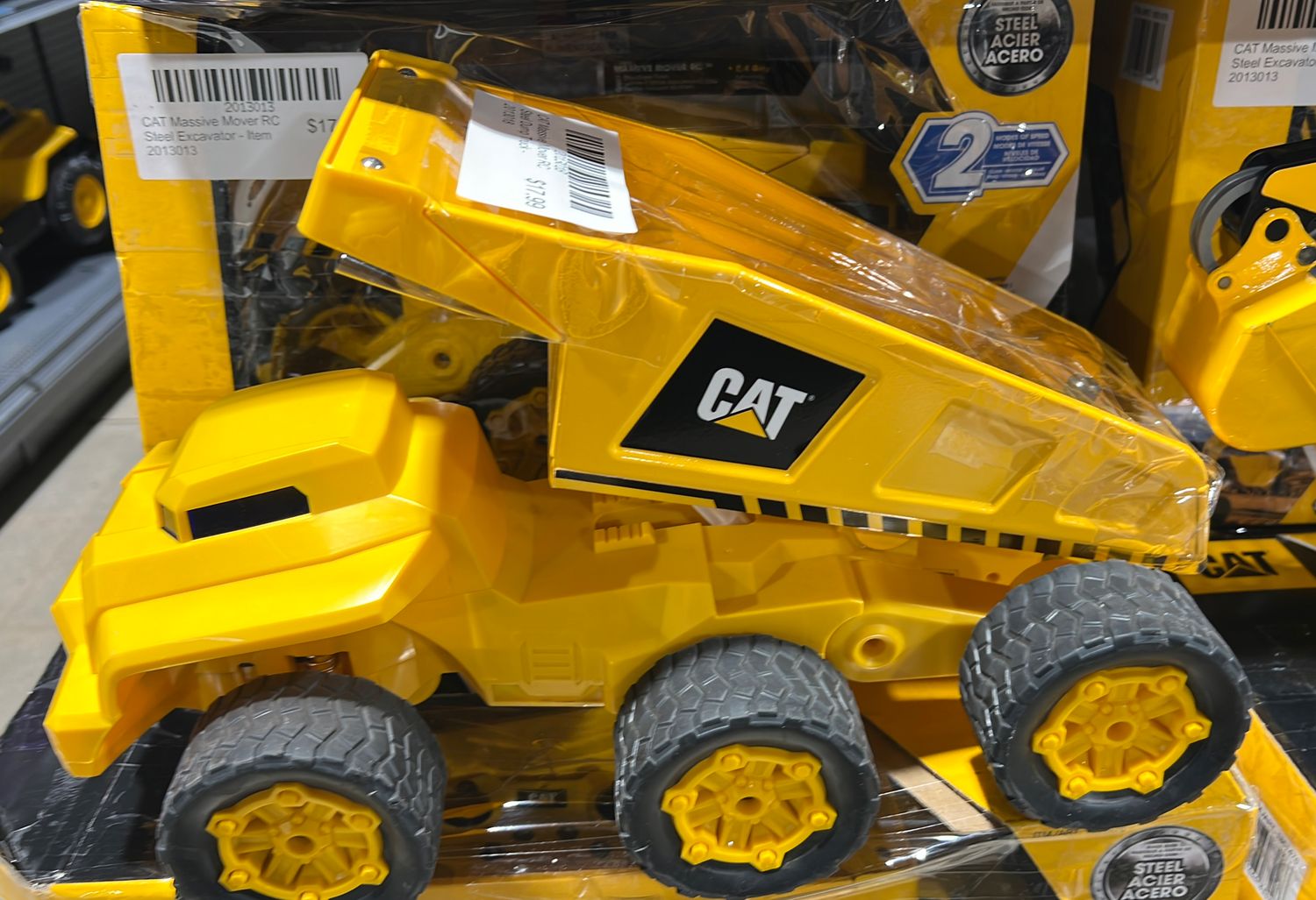 CAT Massive Mover RC Steel Dump Truck - 2013018