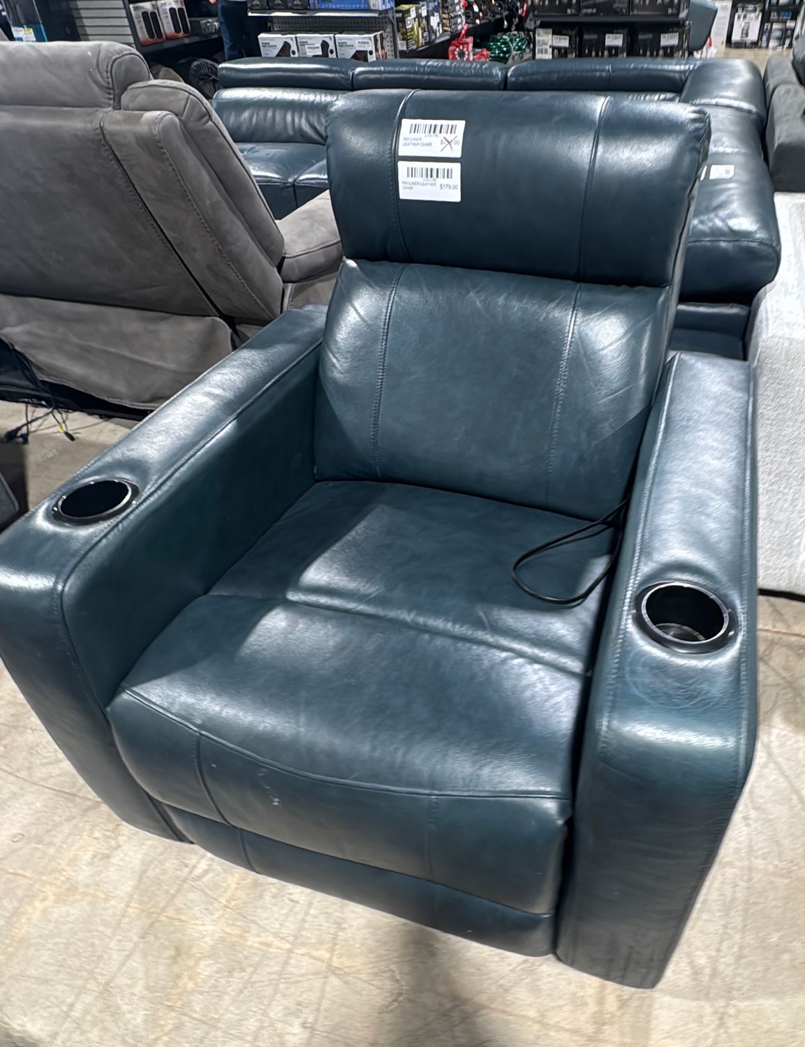RECLINER LEATHER CHAIR