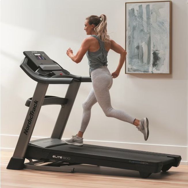 NordicTrack Elite 900 Treadmill  Item 2621035