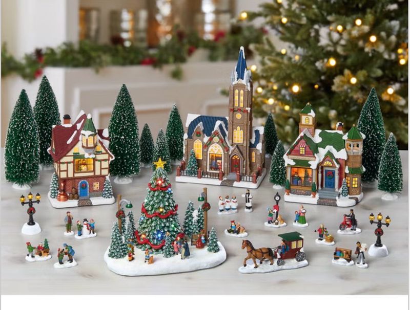 30 PC CHRISTMAS VILLAGE ITEM 1900200