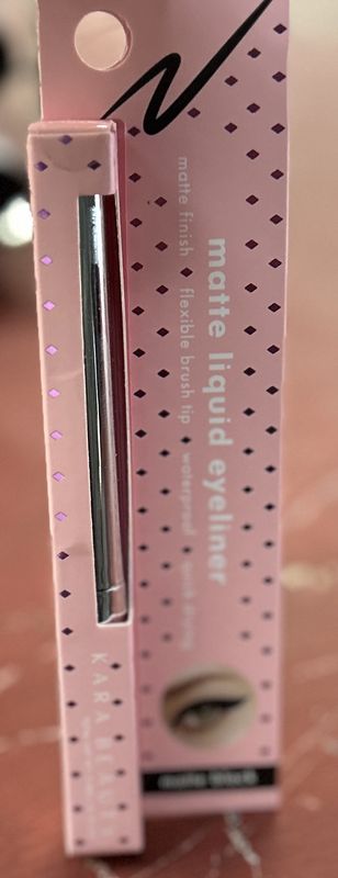 BLACK MATTE Liquid Eyeliner Brush Applicator