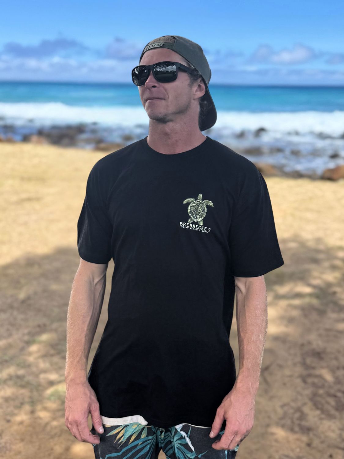 Brenneckes Hawaiian Honu Tee, Color: Black, Size: SM