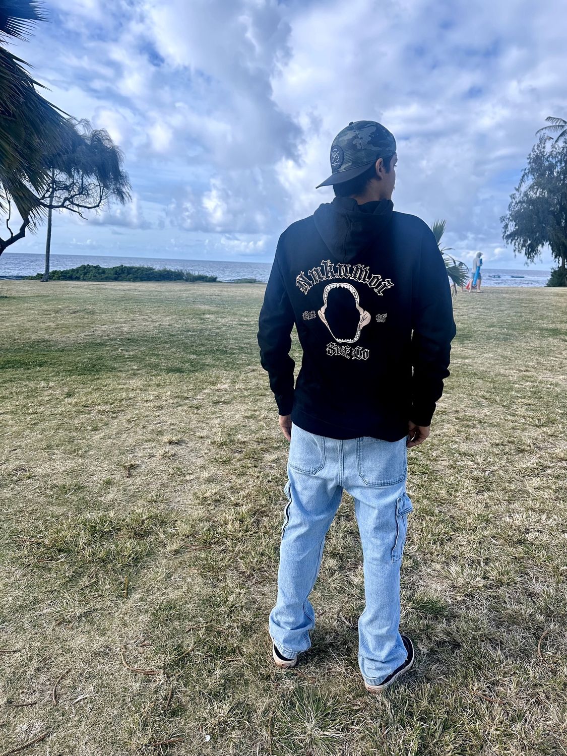 NUKUMOI JAWS PULLOVER HOODY