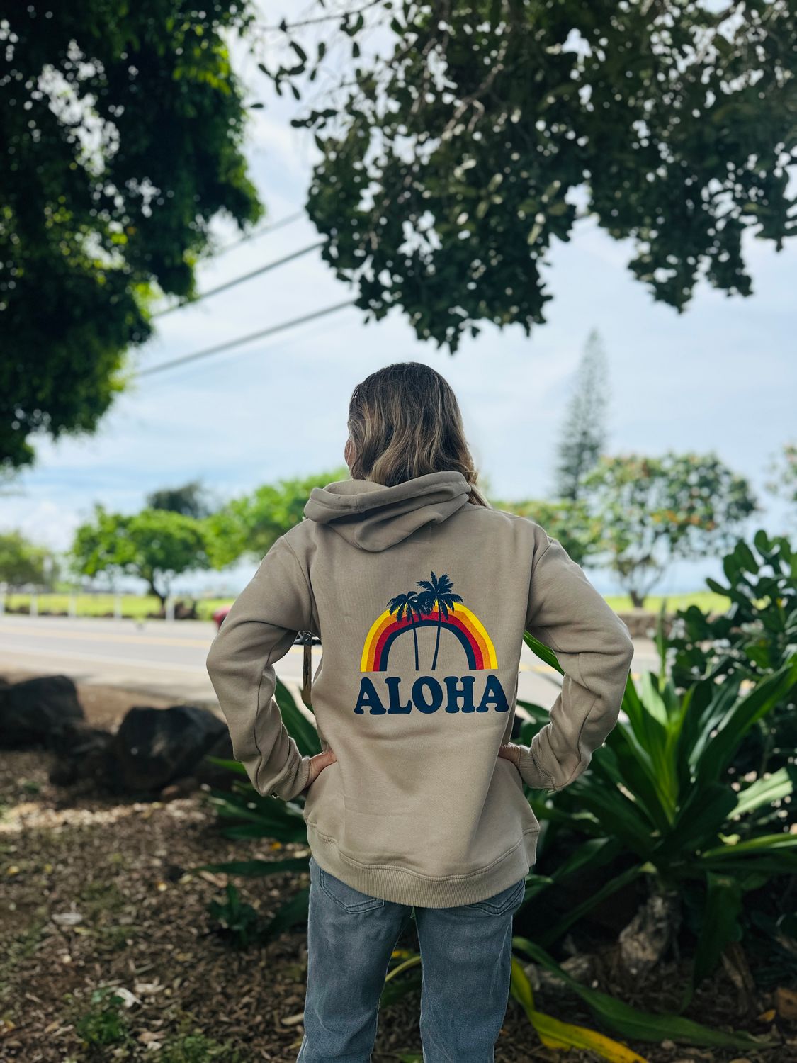 NUKUMOI RAINBOW ALOHA P/O HOODY, Color: KHAKI, Size: SM