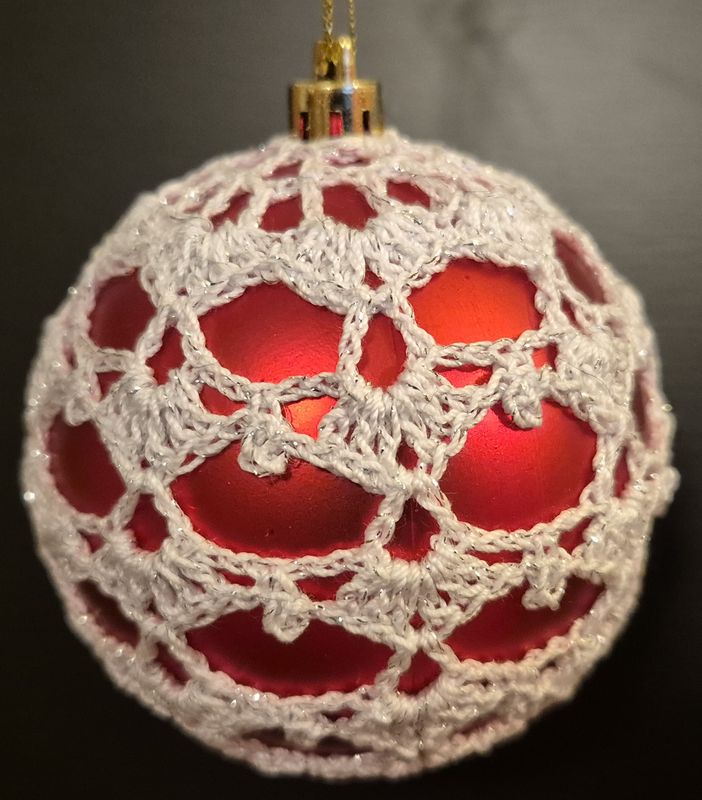 Bombka choinkowa nietłukąca w ubranku